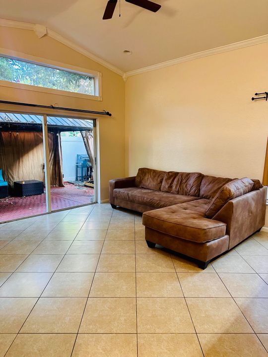 For Sale: $498,000 (4 beds, 2 baths, 1722 Square Feet)