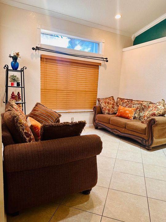 For Sale: $498,000 (4 beds, 2 baths, 1722 Square Feet)