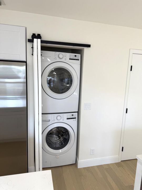 待售: $675,000 (4 贝兹, 2 浴室, 1927 平方英尺)