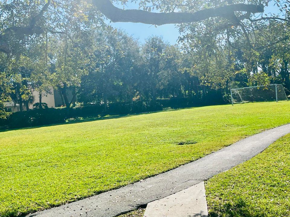 For Sale: $498,000 (4 beds, 2 baths, 1722 Square Feet)