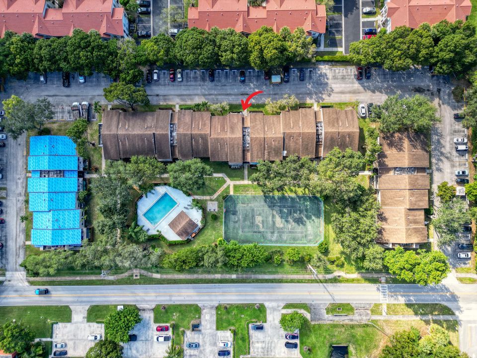 合同活跃: $2,100 (2 贝兹, 2 浴室, 1000 平方英尺)