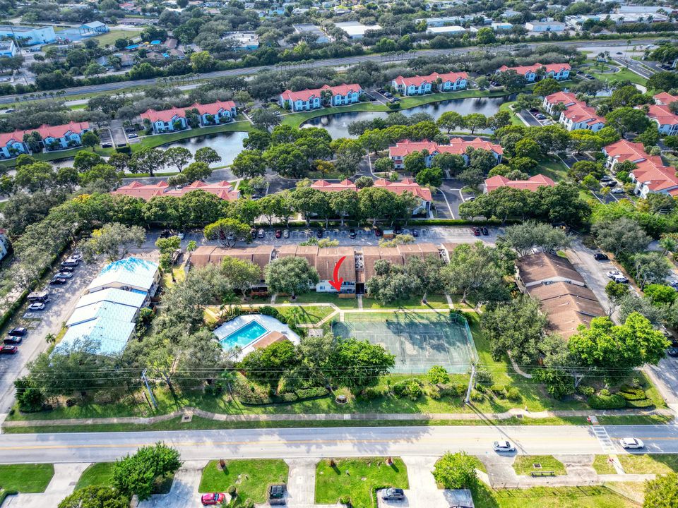 合同活跃: $2,100 (2 贝兹, 2 浴室, 1000 平方英尺)