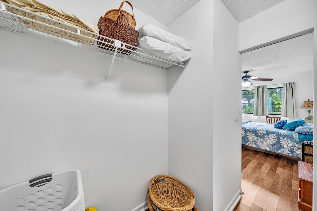 合同活跃: $2,100 (2 贝兹, 2 浴室, 1000 平方英尺)