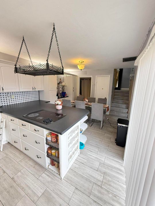 En Venta: $315,000 (3 camas, 2 baños, 1540 Pies cuadrados)