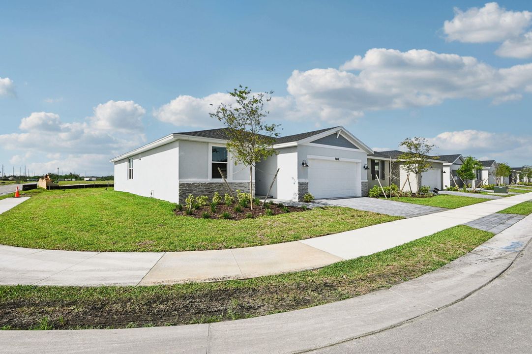 For Sale: $349,990 (3 beds, 2 baths, 1695 Square Feet)