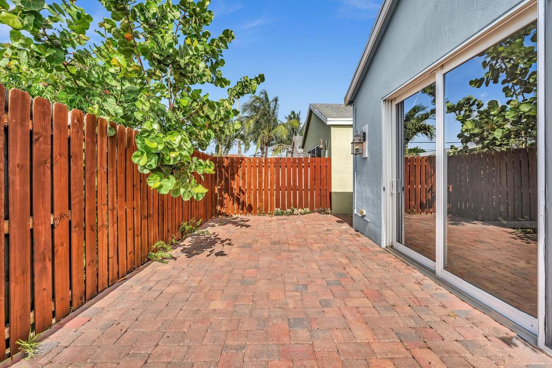 For Sale: $395,000 (3 beds, 2 baths, 1408 Square Feet)