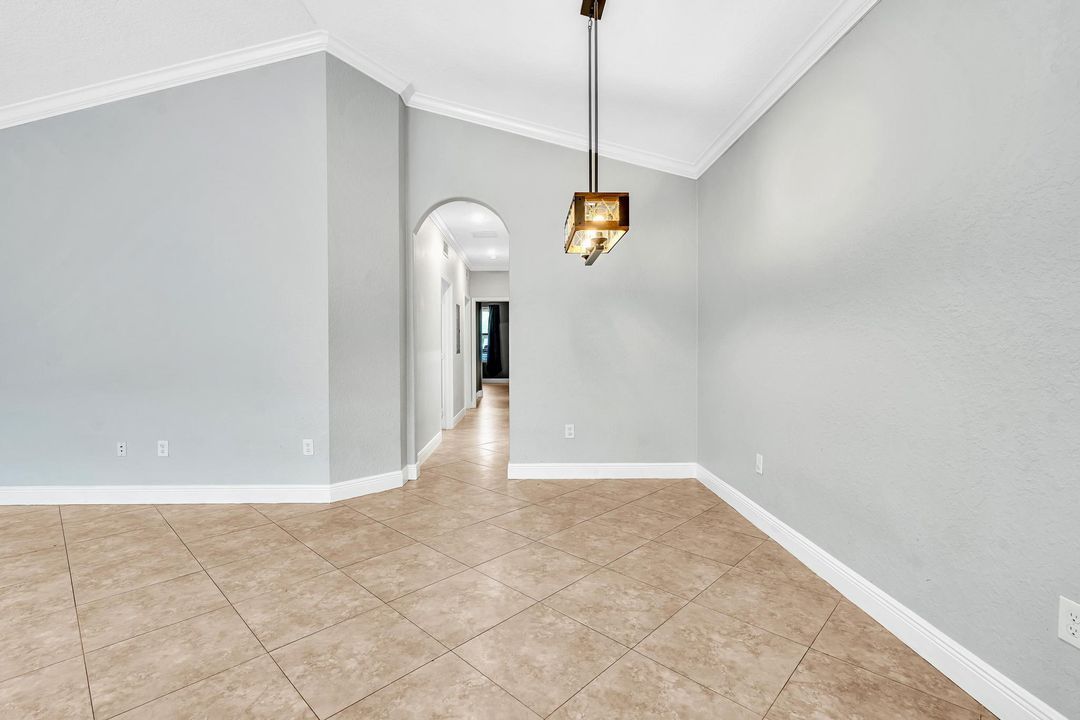 For Sale: $395,000 (3 beds, 2 baths, 1408 Square Feet)