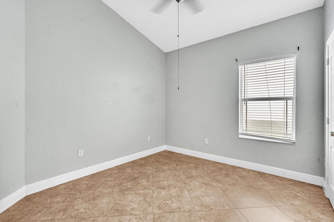 For Sale: $395,000 (3 beds, 2 baths, 1408 Square Feet)