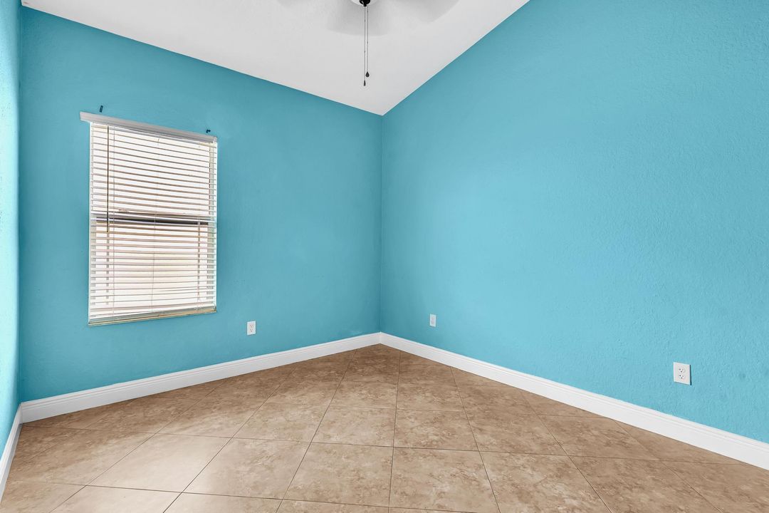 For Sale: $395,000 (3 beds, 2 baths, 1408 Square Feet)