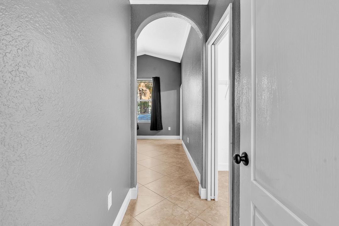 For Sale: $395,000 (3 beds, 2 baths, 1408 Square Feet)