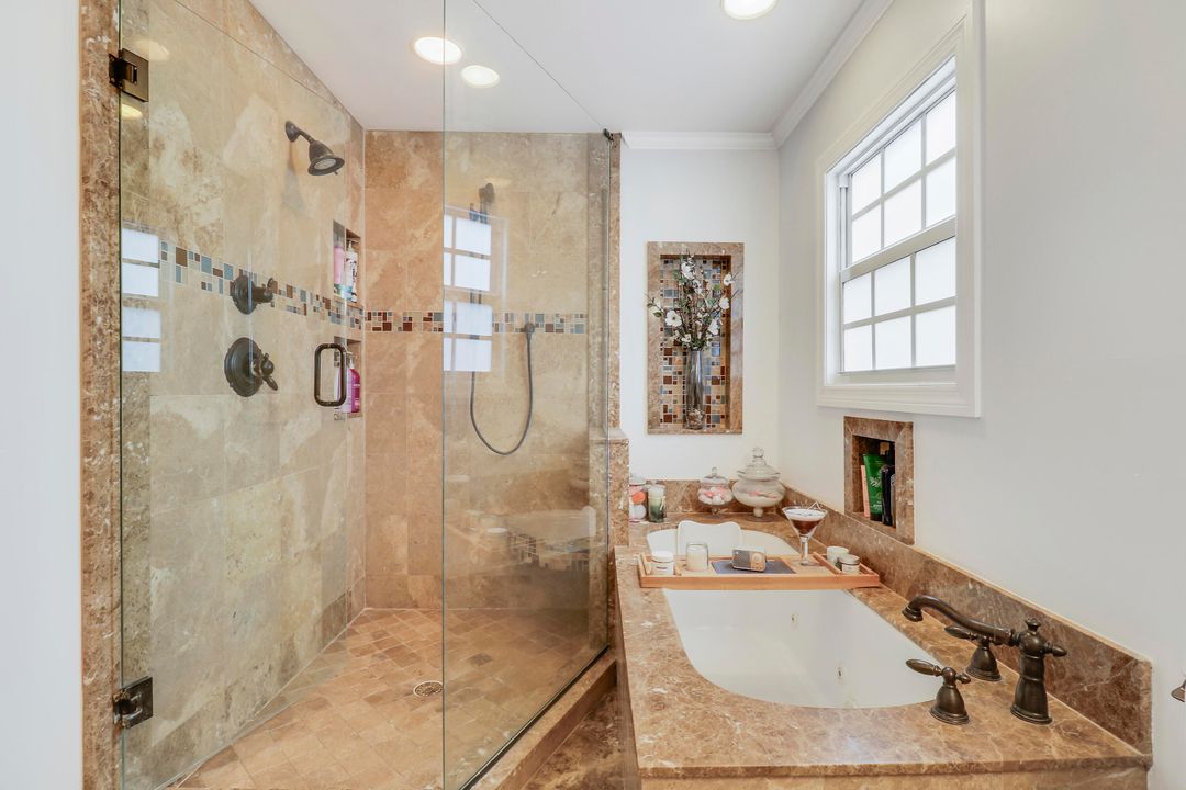 For Sale: $1,250,000 (3 beds, 2 baths, 2432 Square Feet)