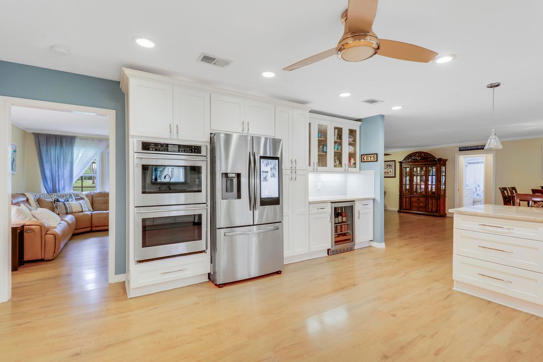 For Sale: $1,250,000 (3 beds, 2 baths, 2432 Square Feet)