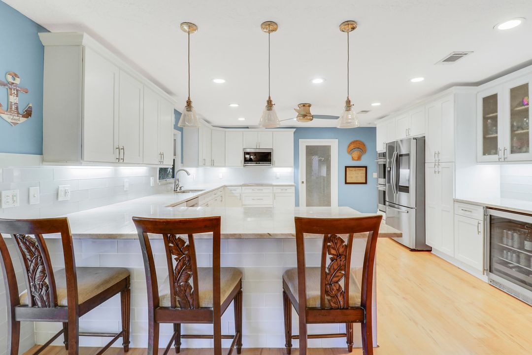 For Sale: $1,250,000 (3 beds, 2 baths, 2432 Square Feet)