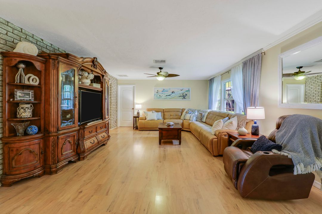 For Sale: $1,250,000 (3 beds, 2 baths, 2432 Square Feet)