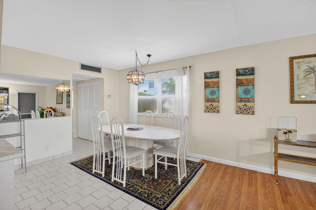 合同活跃: $1,425 (1 贝兹, 1 浴室, 720 平方英尺)