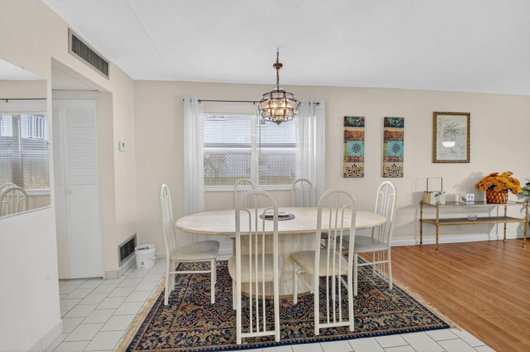 合同活跃: $1,425 (1 贝兹, 1 浴室, 720 平方英尺)