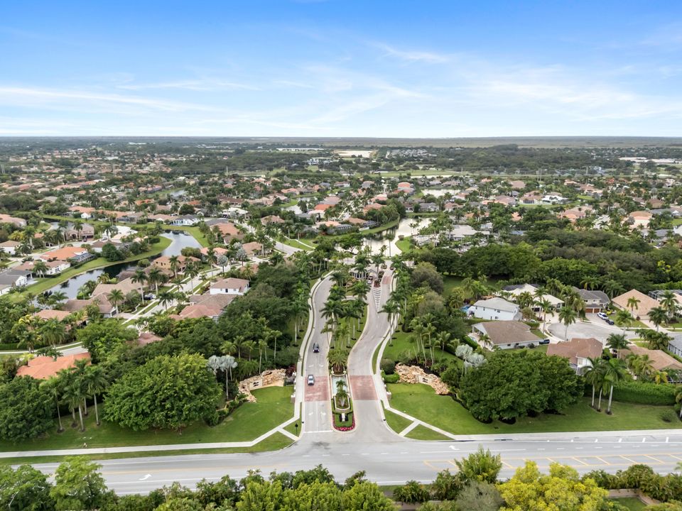 Activo con contrato: $1,099,000 (4 camas, 3 baños, 2805 Pies cuadrados)