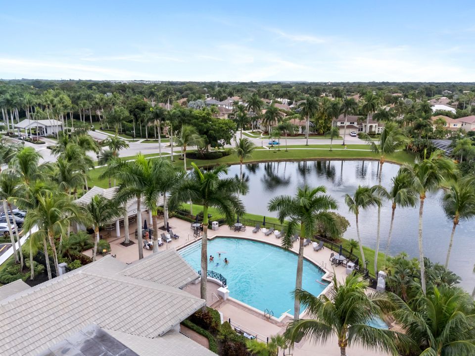 Activo con contrato: $1,099,000 (4 camas, 3 baños, 2805 Pies cuadrados)