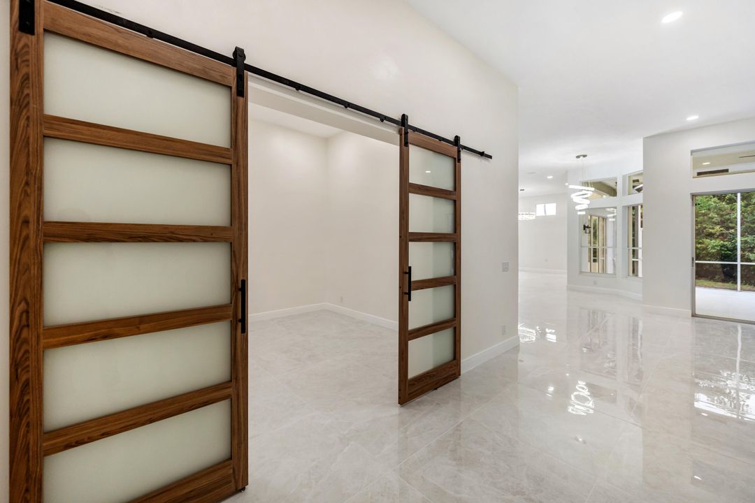 Activo con contrato: $1,099,000 (4 camas, 3 baños, 2805 Pies cuadrados)