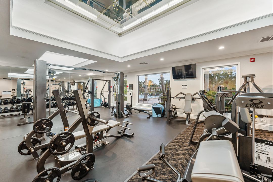 Activo con contrato: $1,099,000 (4 camas, 3 baños, 2805 Pies cuadrados)