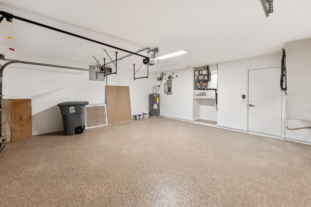 Activo con contrato: $1,099,000 (4 camas, 3 baños, 2805 Pies cuadrados)