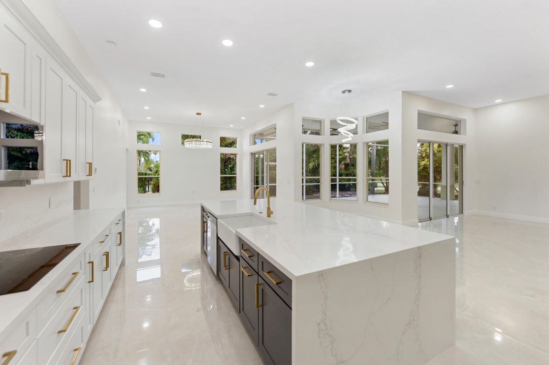 Activo con contrato: $1,099,000 (4 camas, 3 baños, 2805 Pies cuadrados)