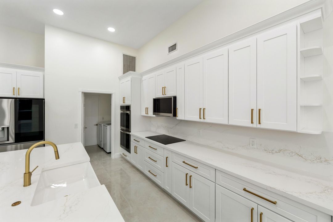 Activo con contrato: $1,099,000 (4 camas, 3 baños, 2805 Pies cuadrados)