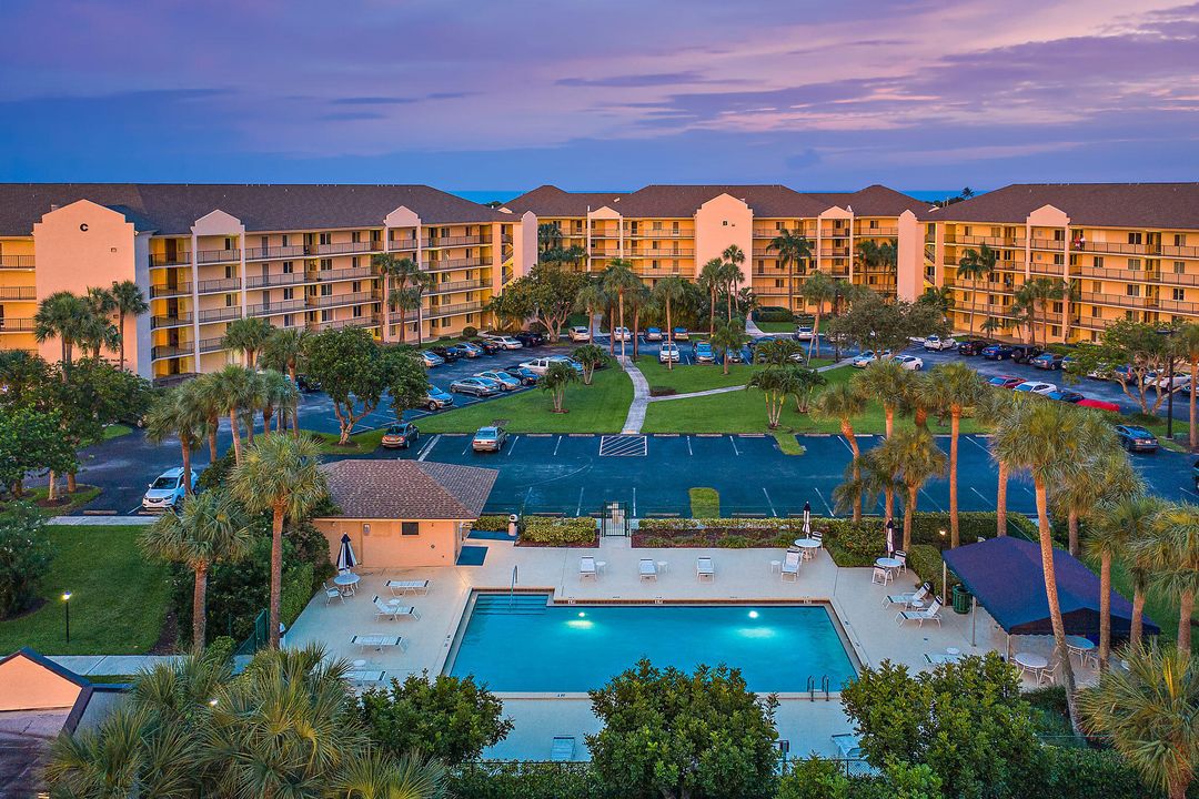 Под контрактом: $3,200 (2 спален, 2 ванн, 1250 Квадратных фут)