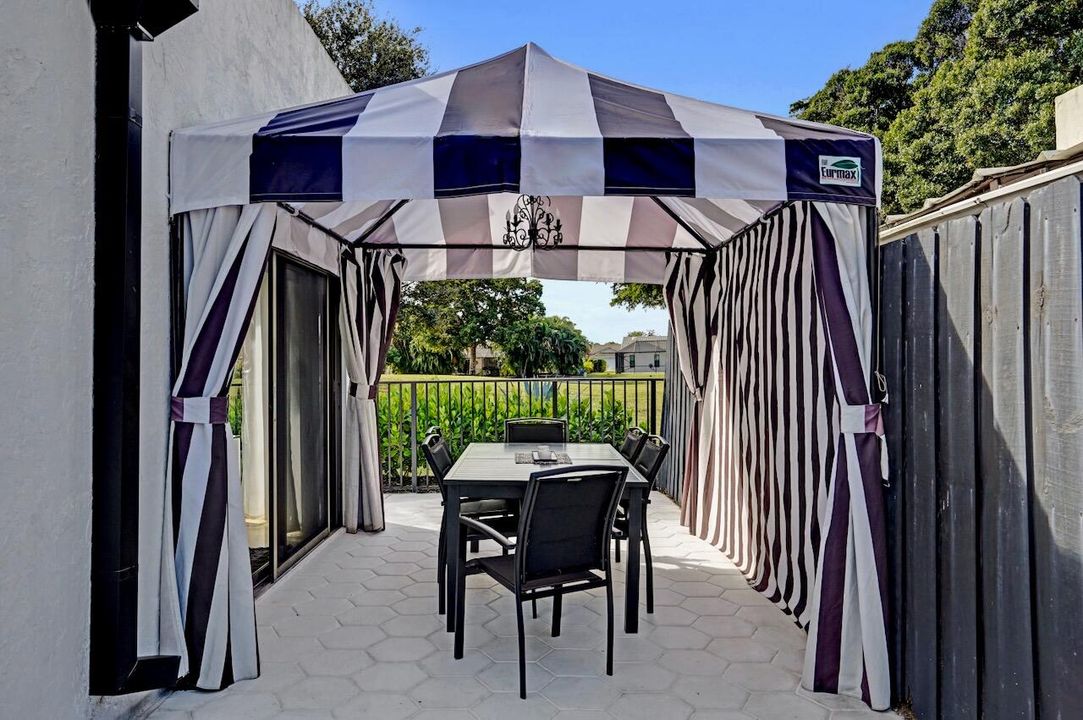 合同活跃: $419,000 (2 贝兹, 2 浴室, 1338 平方英尺)