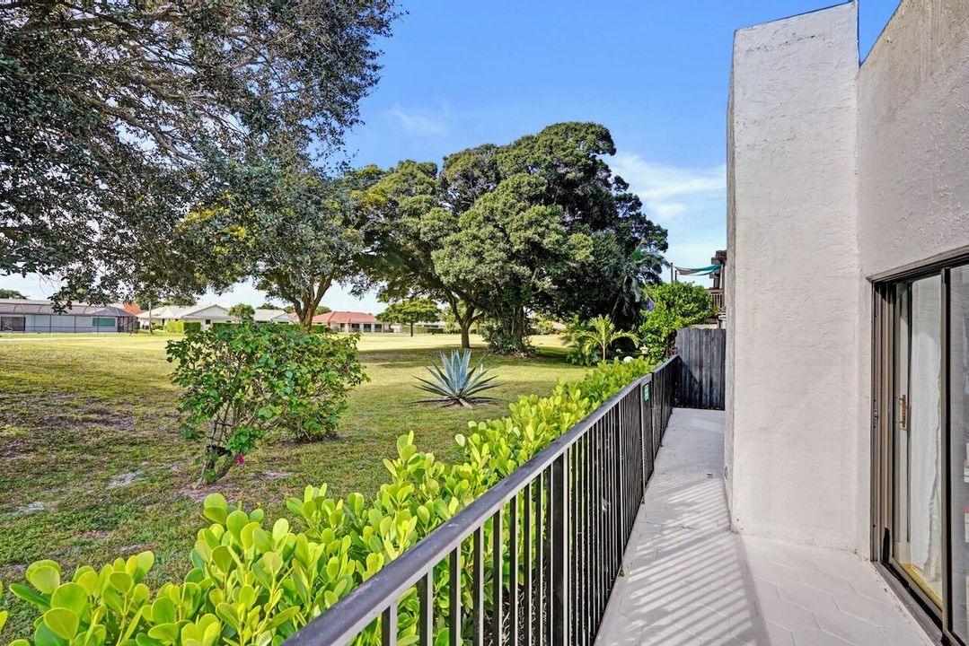 合同活跃: $419,000 (2 贝兹, 2 浴室, 1338 平方英尺)