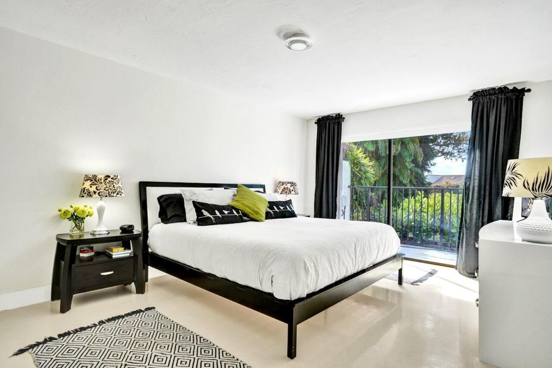 合同活跃: $419,000 (2 贝兹, 2 浴室, 1338 平方英尺)