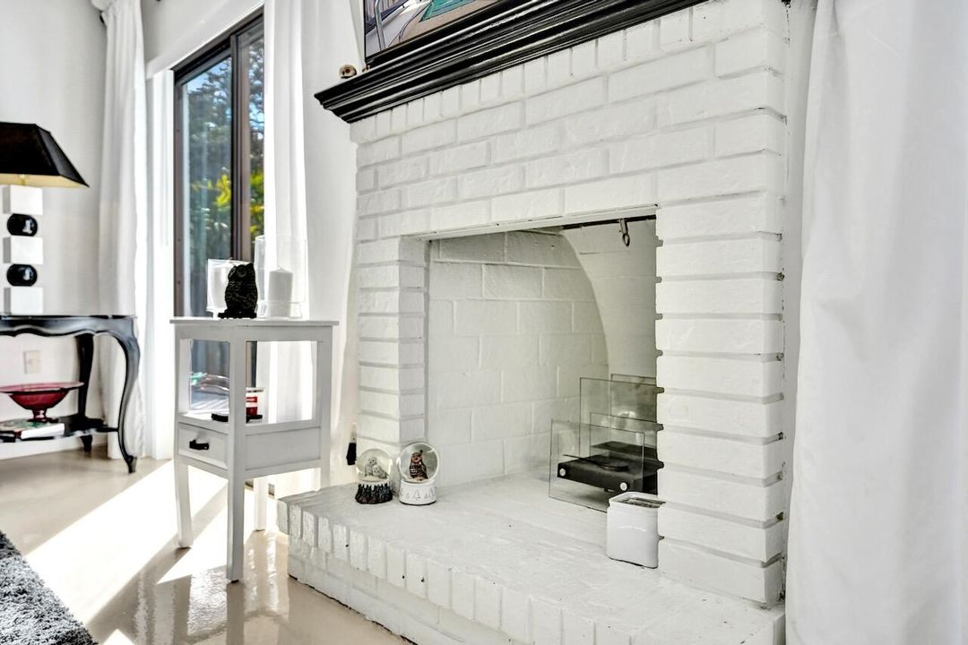 合同活跃: $419,000 (2 贝兹, 2 浴室, 1338 平方英尺)