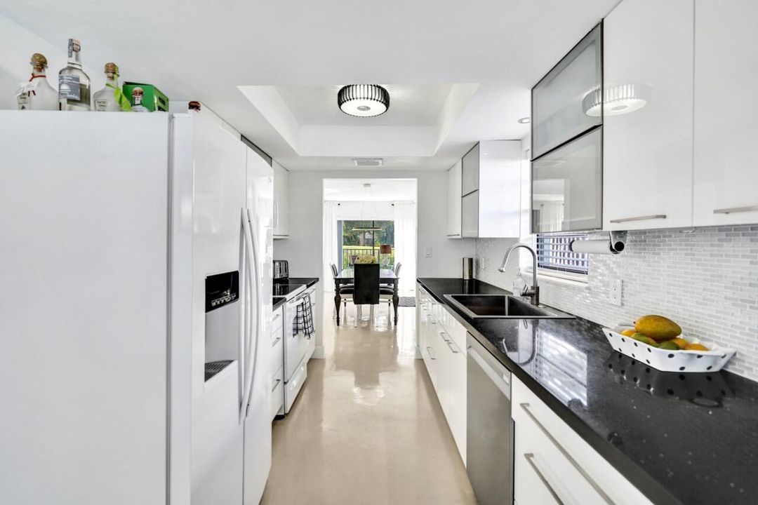 合同活跃: $419,000 (2 贝兹, 2 浴室, 1338 平方英尺)