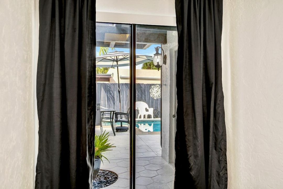 合同活跃: $419,000 (2 贝兹, 2 浴室, 1338 平方英尺)