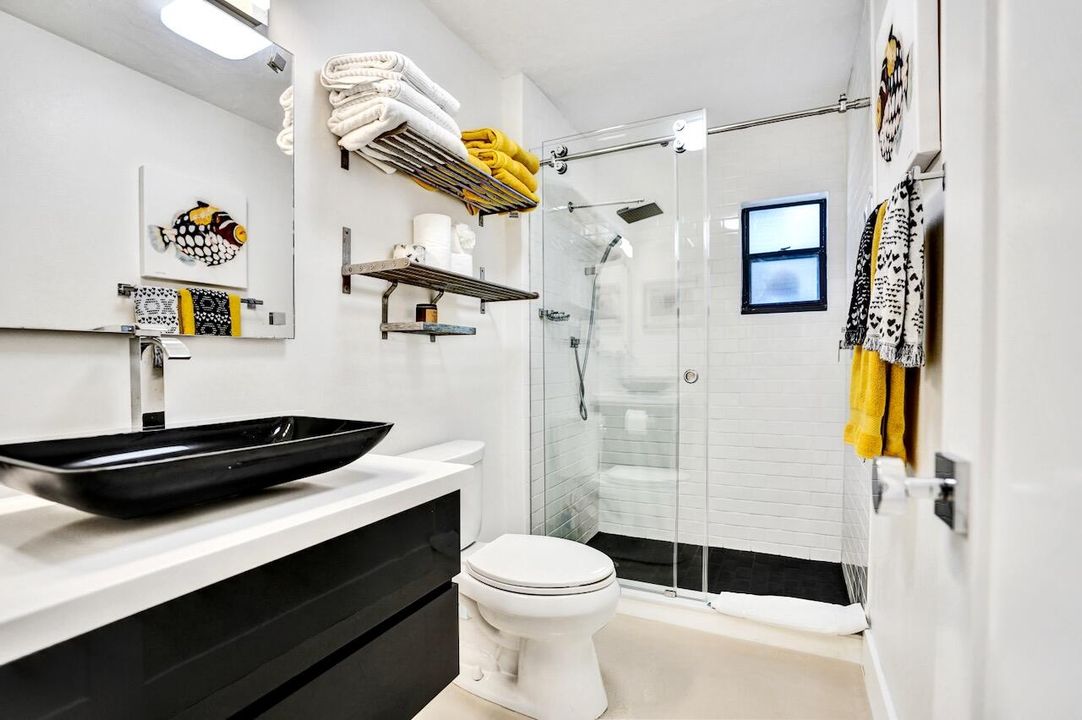 合同活跃: $419,000 (2 贝兹, 2 浴室, 1338 平方英尺)