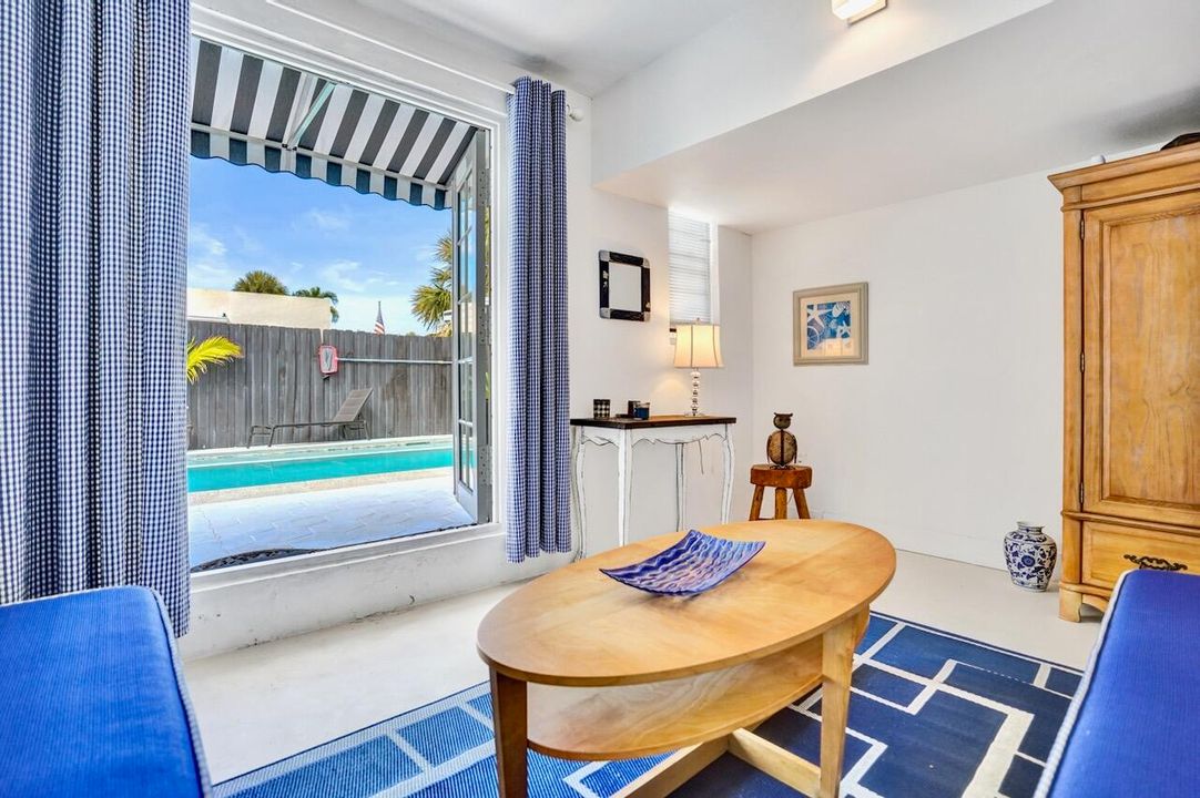 合同活跃: $419,000 (2 贝兹, 2 浴室, 1338 平方英尺)