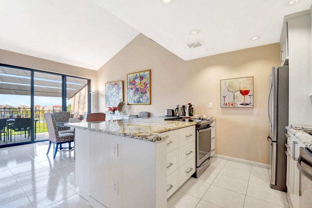 В аренду: $4,000 (1 спален, 2 ванн, 1175 Квадратных фут)