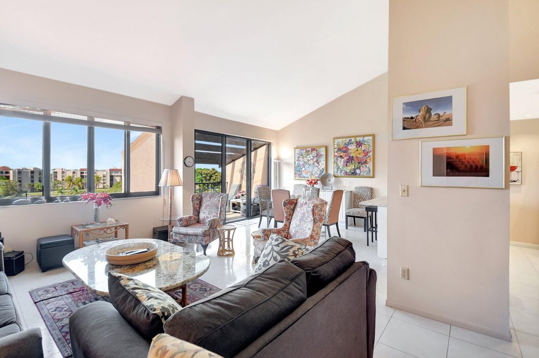 В аренду: $4,000 (1 спален, 2 ванн, 1175 Квадратных фут)