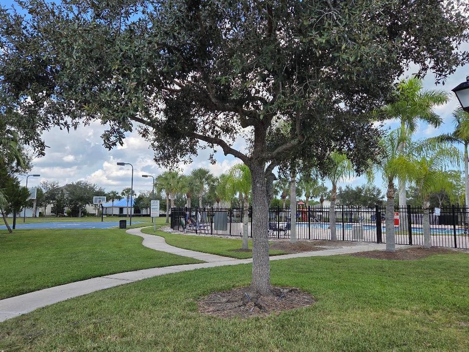 For Sale: $309,000 (3 beds, 2 baths, 1705 Square Feet)