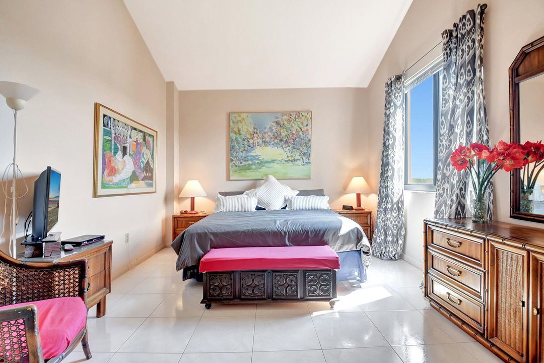 В аренду: $4,000 (1 спален, 2 ванн, 1175 Квадратных фут)