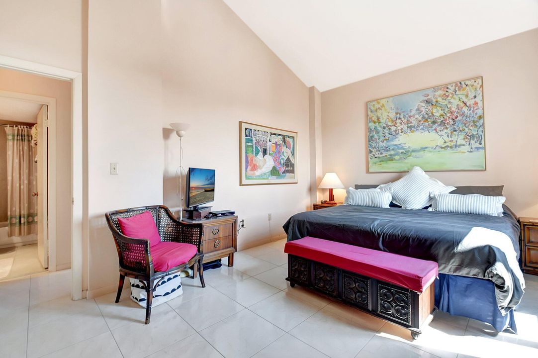 В аренду: $4,000 (1 спален, 2 ванн, 1175 Квадратных фут)