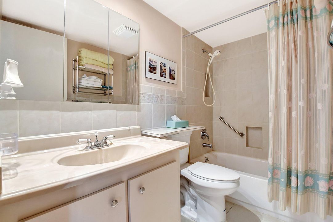 В аренду: $4,000 (1 спален, 2 ванн, 1175 Квадратных фут)