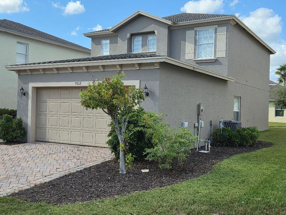 For Sale: $309,000 (3 beds, 2 baths, 1705 Square Feet)