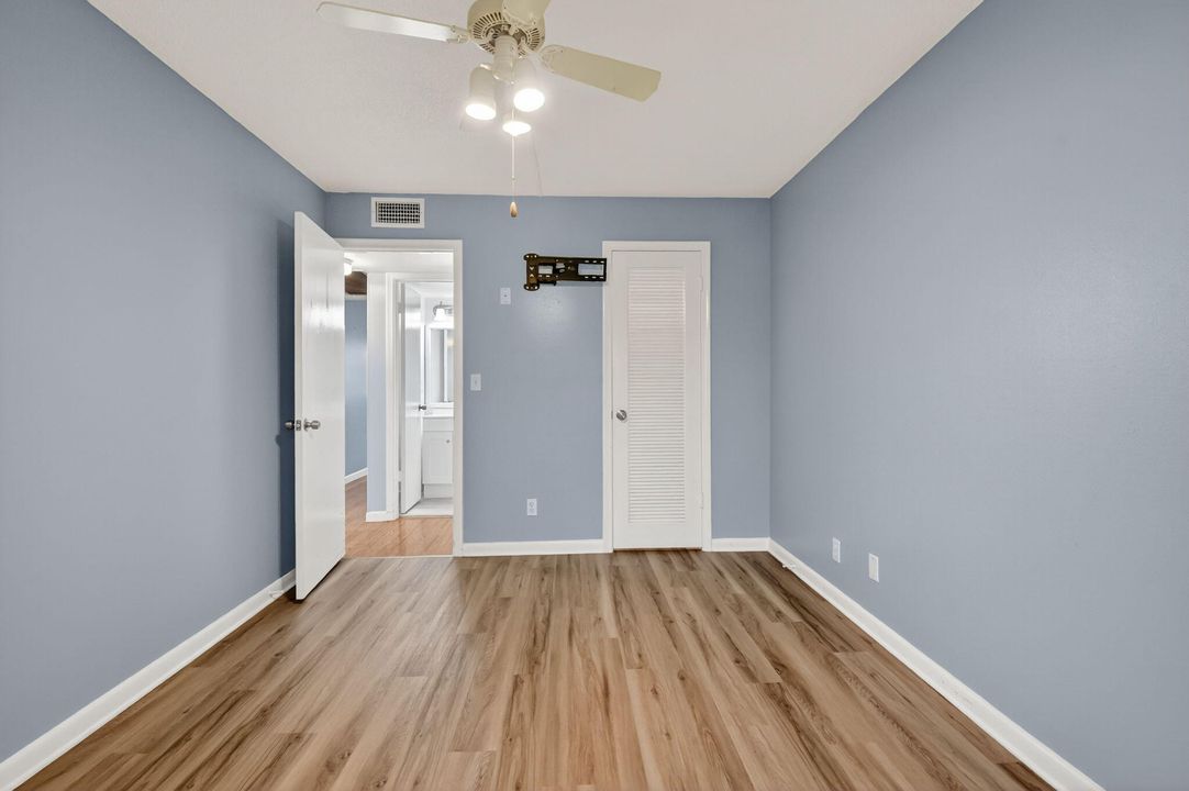 待售: $140,000 (2 贝兹, 1 浴室, 798 平方英尺)