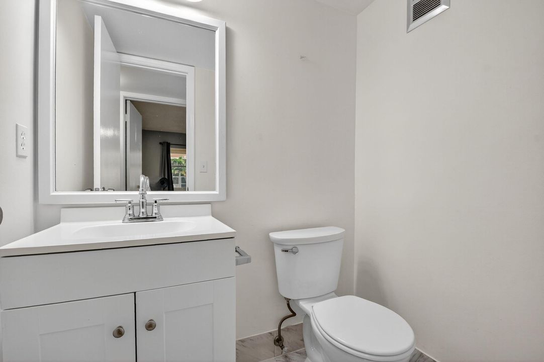 待售: $140,000 (2 贝兹, 1 浴室, 798 平方英尺)