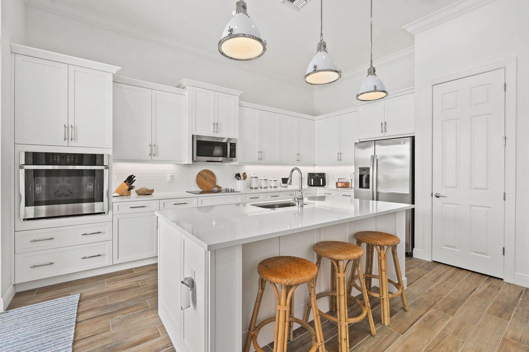 На продажу: $799,900 (3 спален, 3 ванн, 2120 Квадратных фут)