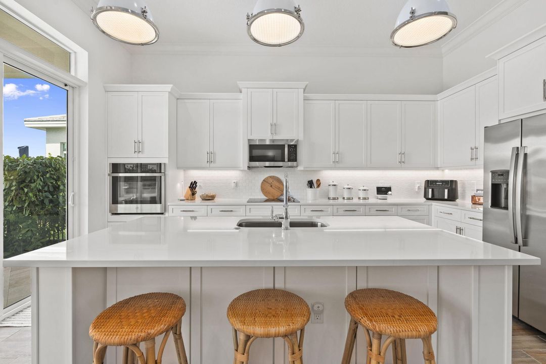 На продажу: $799,900 (3 спален, 3 ванн, 2120 Квадратных фут)