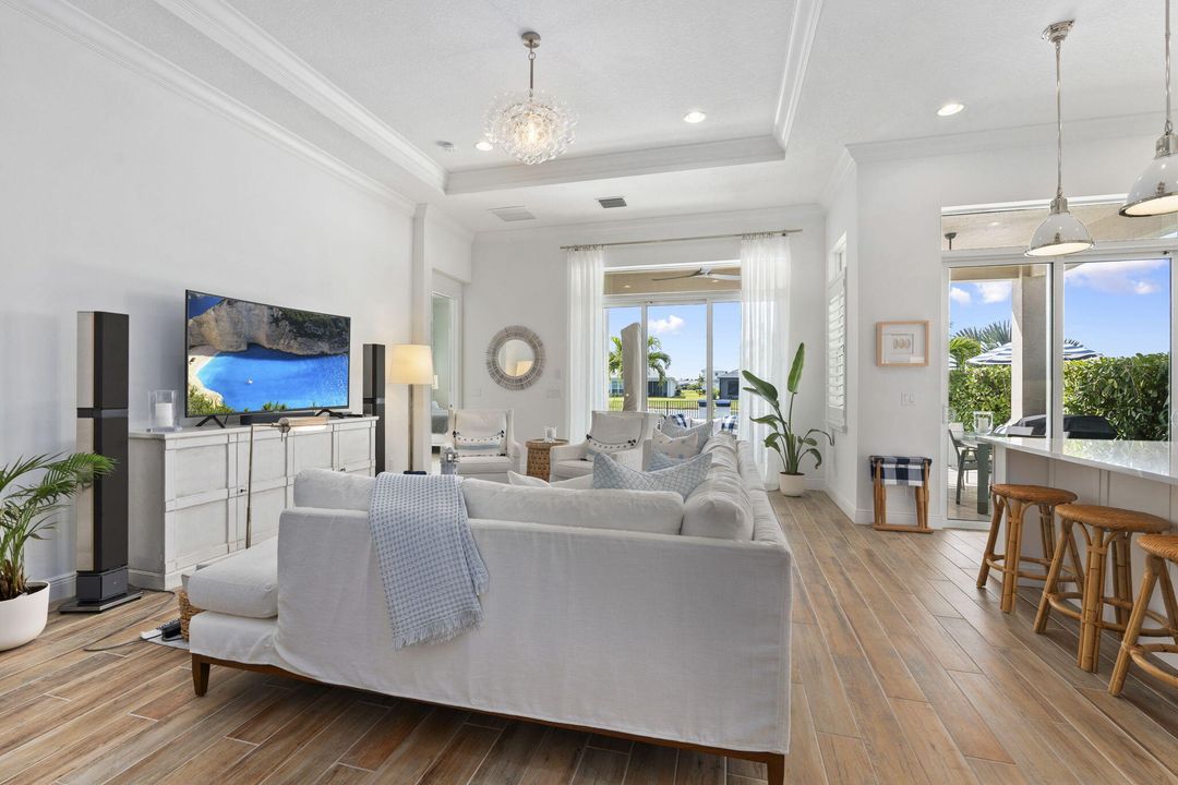 На продажу: $799,900 (3 спален, 3 ванн, 2120 Квадратных фут)