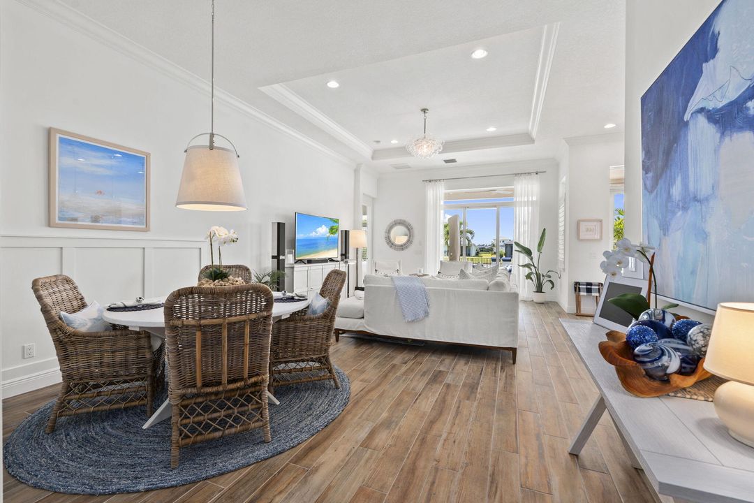 На продажу: $799,900 (3 спален, 3 ванн, 2120 Квадратных фут)