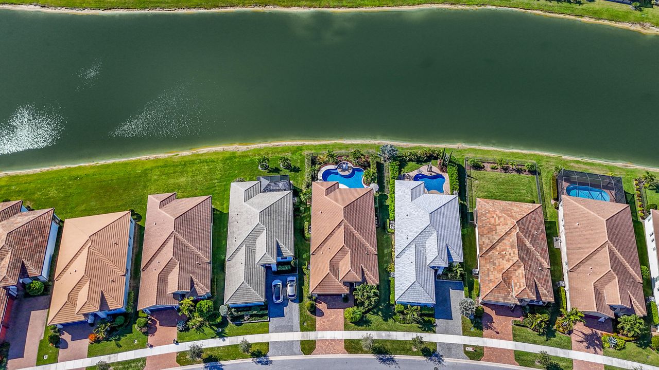 На продажу: $799,900 (3 спален, 3 ванн, 2120 Квадратных фут)